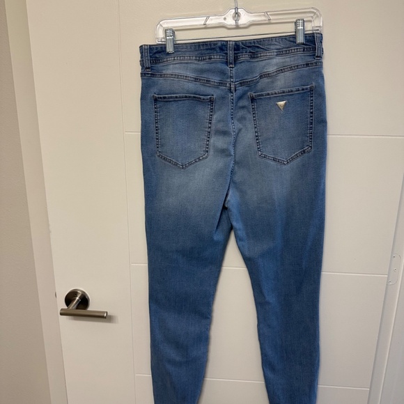 Guess Jeans, Stretch denim jeans, High rise, sits at natural waist. - Picture 4 of 5